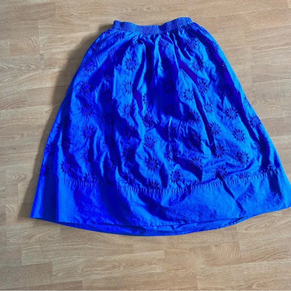 J.Crew blue midi cotton skirt w elastic waistband, floral embroidery. Sz PXS